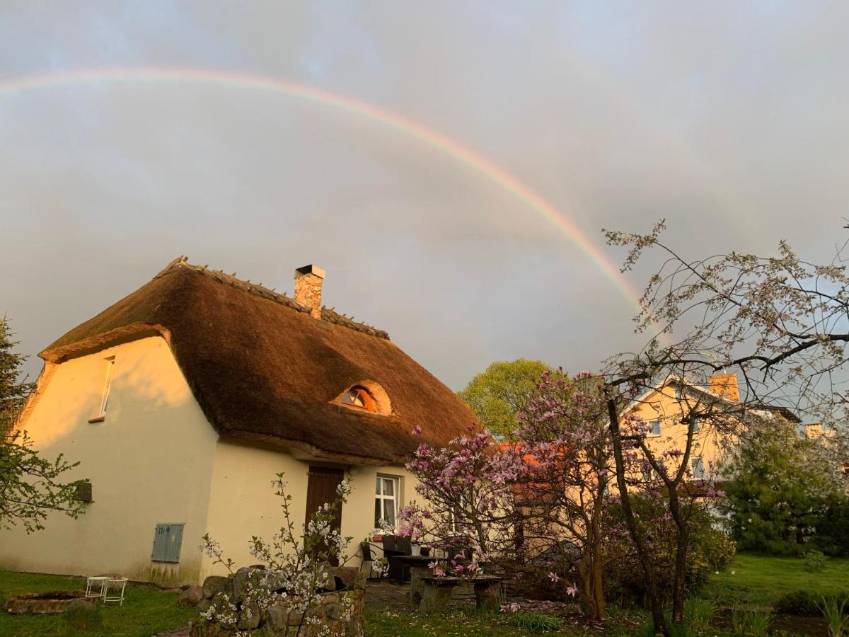 Oaza Pod Strzecha Klimatyczny Dom Z 3 Sypialniami Na Wylacznosc Z Kominkiem I Duzym Ogrodem Ustronie Morskie Exterior foto