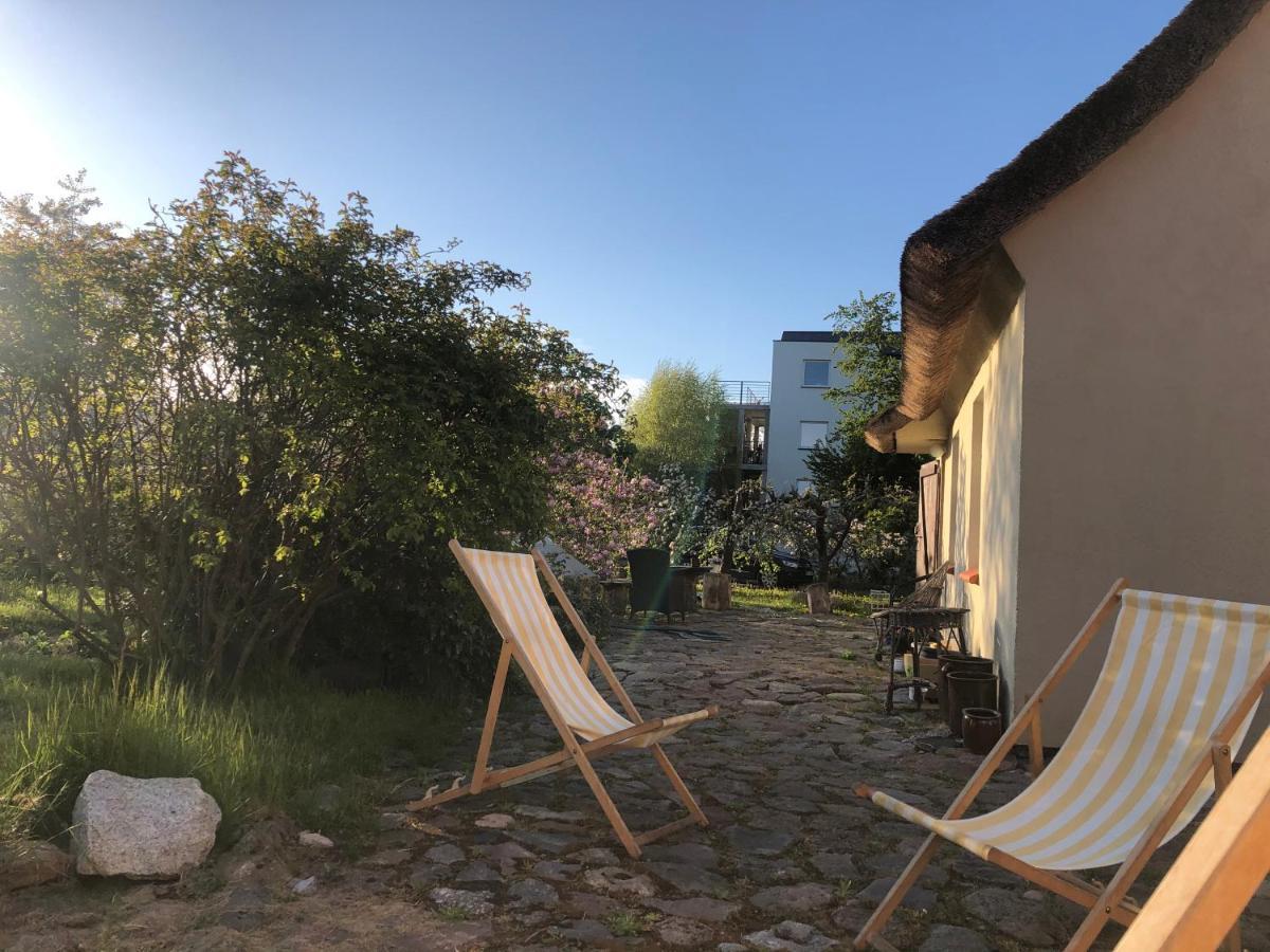 Oaza Pod Strzecha Klimatyczny Dom Z 3 Sypialniami Na Wylacznosc Z Kominkiem I Duzym Ogrodem Ustronie Morskie Exterior foto