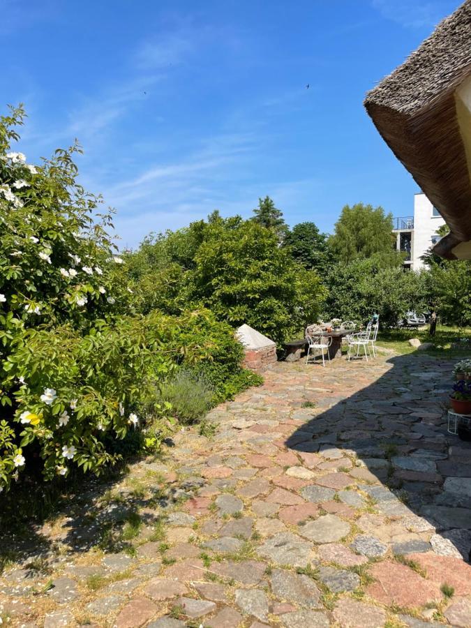 Oaza Pod Strzecha Klimatyczny Dom Z 3 Sypialniami Na Wylacznosc Z Kominkiem I Duzym Ogrodem Ustronie Morskie Exterior foto